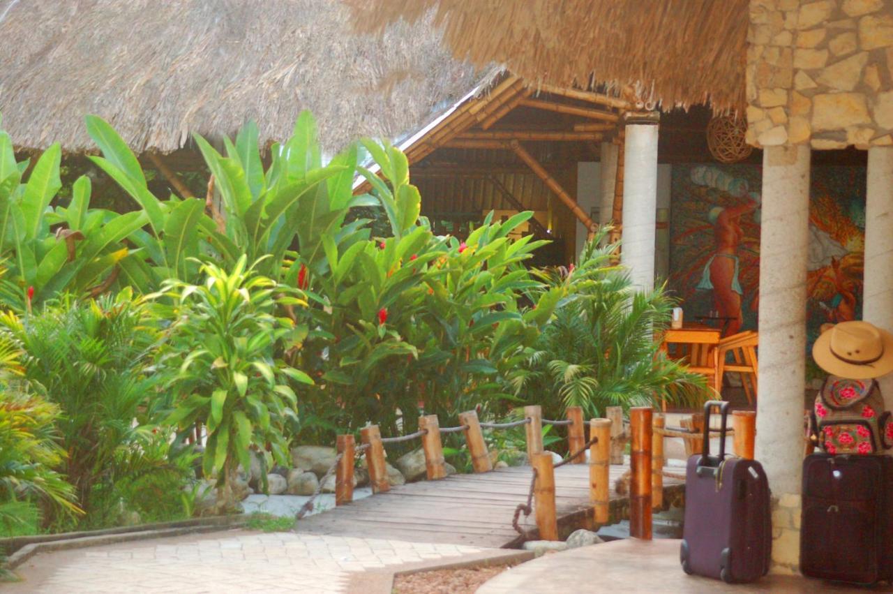 Axkan Palenque, Shows En Vivo & Gastronomia Mar Y Tierra & Travel Agency Экстерьер фото