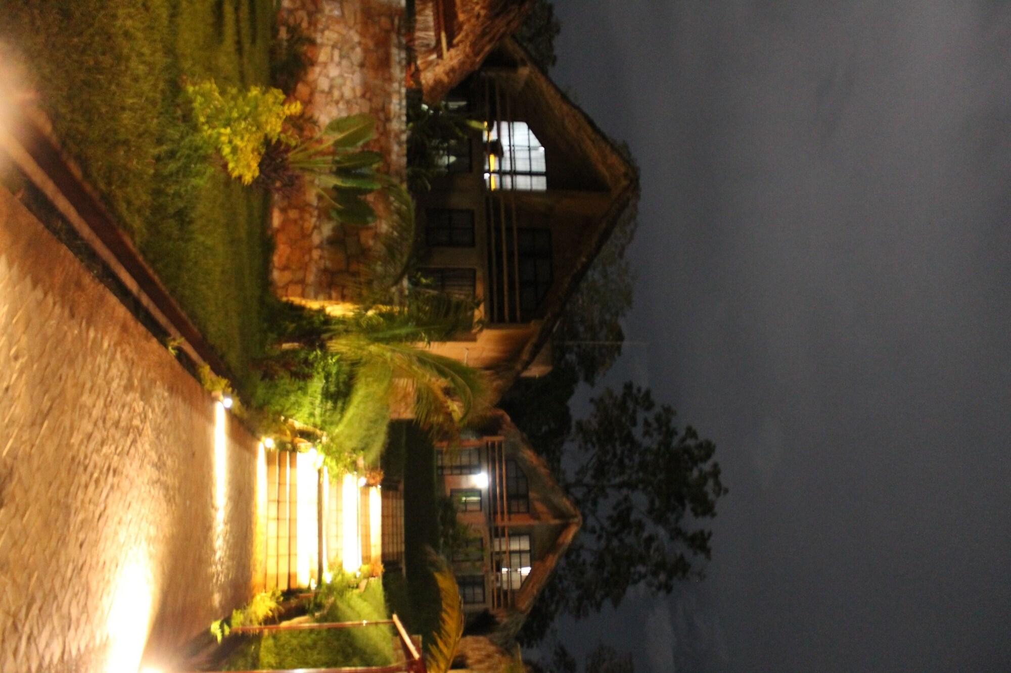 Axkan Palenque, Shows En Vivo & Gastronomia Mar Y Tierra & Travel Agency Экстерьер фото
